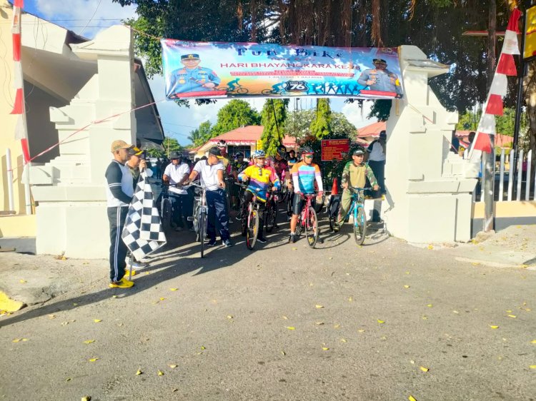 Gelar Sepeda Santai, Polres Sikka Sambut HUT Bhayangkara ke 76