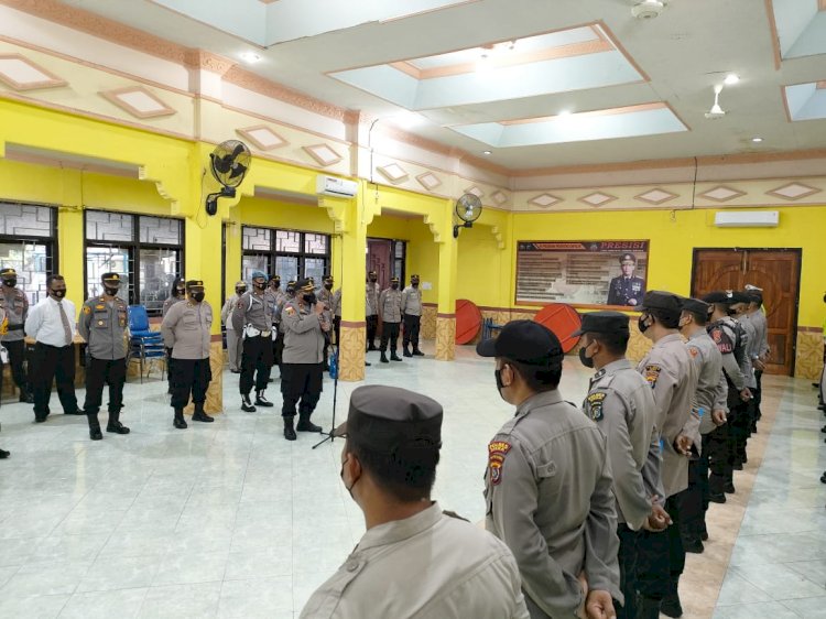 Wakapolres Sikka Pimpin Apel Pagi di Aula P.A. Tiwon.