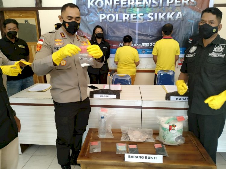 Polres Sikka Gelar Konferensi Pers Ungkap Kasus Narkoba dengan 2 Tersangka