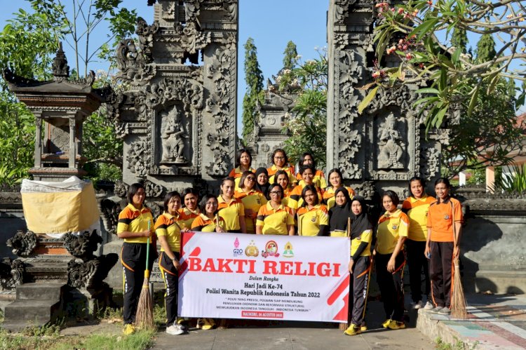Jelang Hari Jadi Ke 74, Polwan Polres Sikka Gelar Bakti Religi