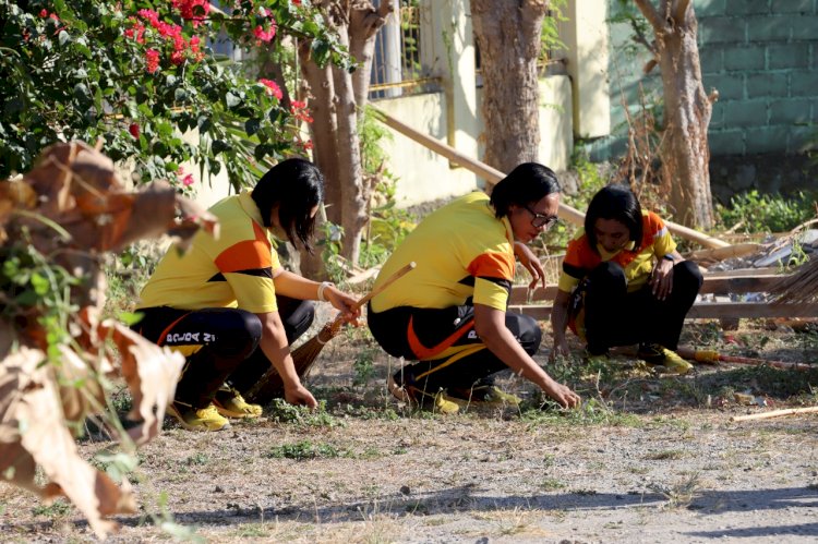 Jelang Hari Jadi Ke 74, Polwan Polres Sikka Gelar Bakti Religi