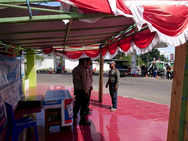Kasat Binmas Lakukan Monitoring dan Sambang Ke SPBU di Seputaran Kota Maumere Pasca Kenaikan BBM