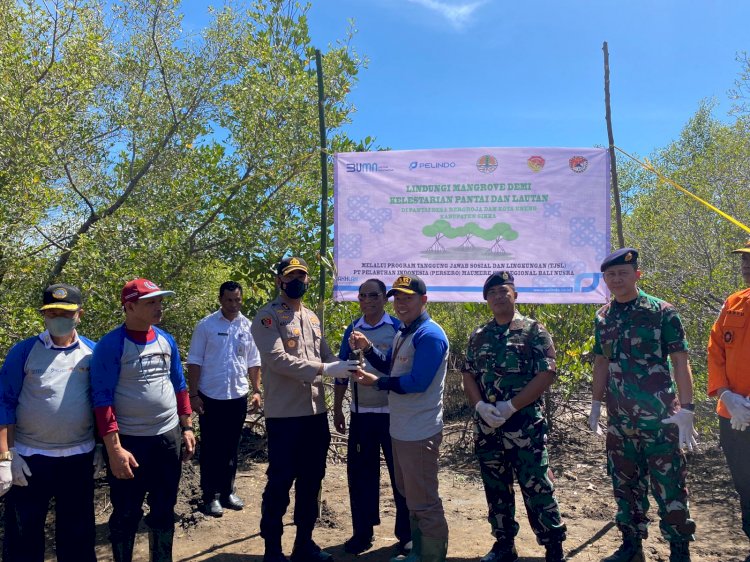 Kapolres Sikka Hadiri Kegiatan Penanaman Mangrove di Desa Reroroja
