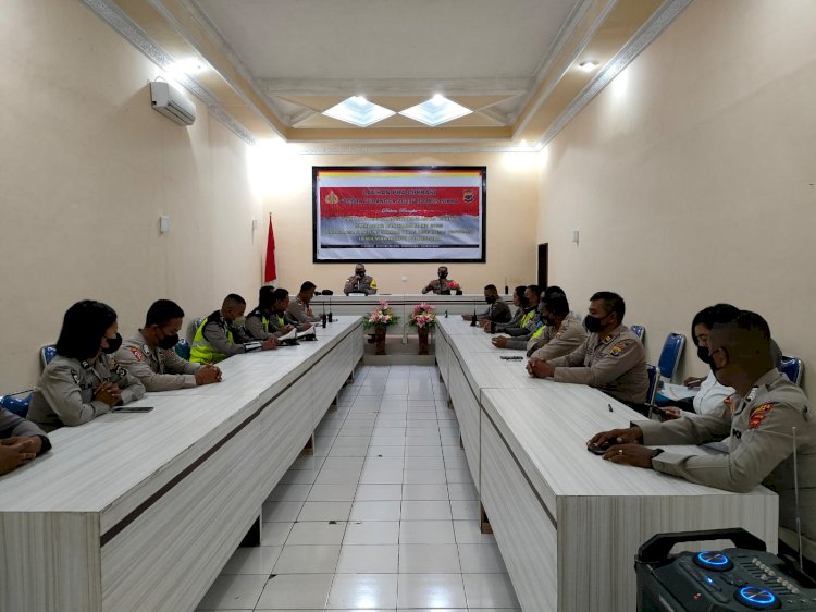 Wakapolres Sikka Buka Latihan Pra Operasi 