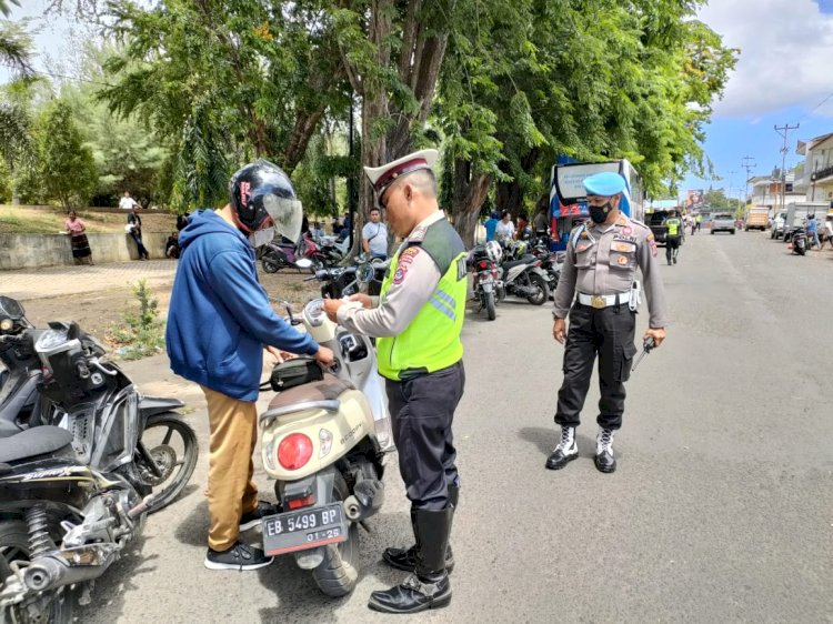 Hari Kedua Satlantas Polres Sikka Gelar Operasi Zebra Turangga 2022