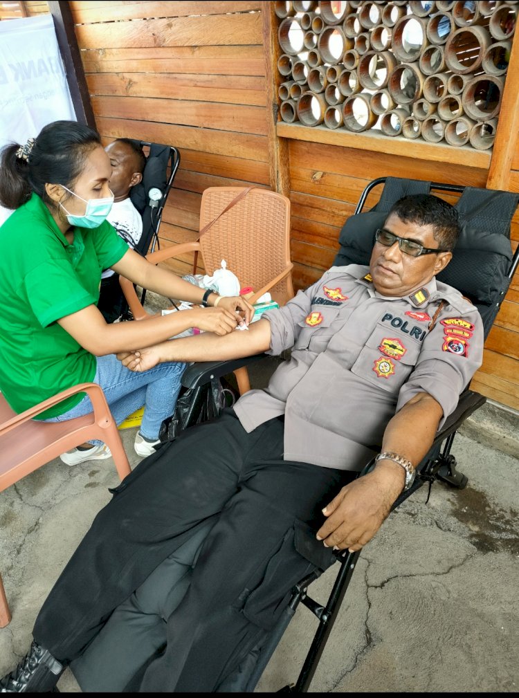 Personil Polres Sikka Ikut Donor Darah Menyongsong Hut BRI Ke 127 Tahun.