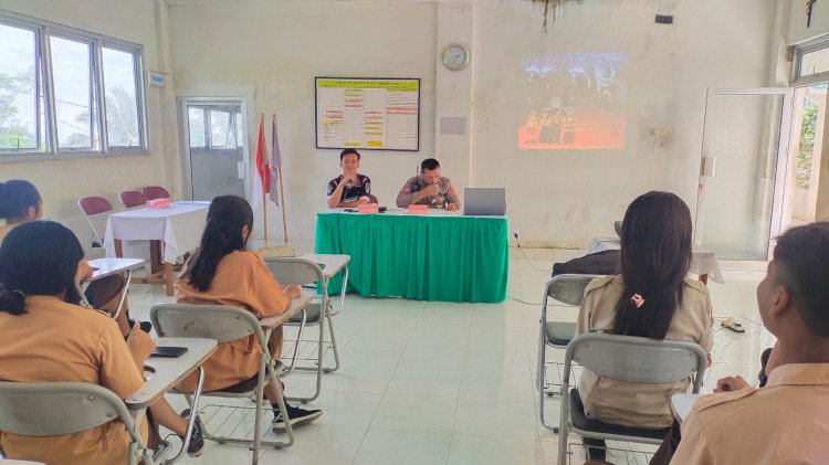 Satlantas Polres Sikka Gelar Gelar Police Goes To School