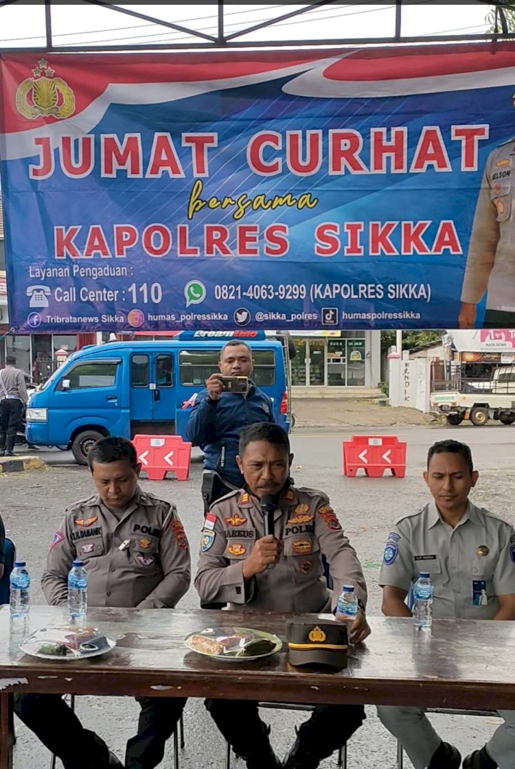 Polres Sikka Gelar Jumat Curhat Bersama para Sopir Angkot dan Masyarakat