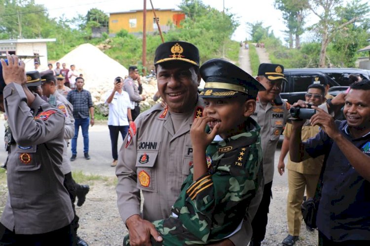 Kapolda NTT menyebut Caesar Hendrik Meo Tnunay atau yang biasa di sapa Nono sebagai Bintang dari Selatan Indonesia.