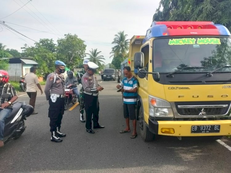 Hari Ke Delapan Ops Keselamatan Turangga 2023, Satlantas Polres Sikka Tegur Pelanggar Lalu Lintas