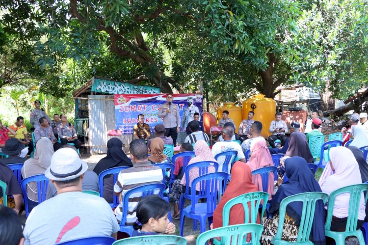 Jumat Curhat, Dengar Keluhan Masyarakat kapolres Sikka Datangi Warga Kelurahan  Wolomarang