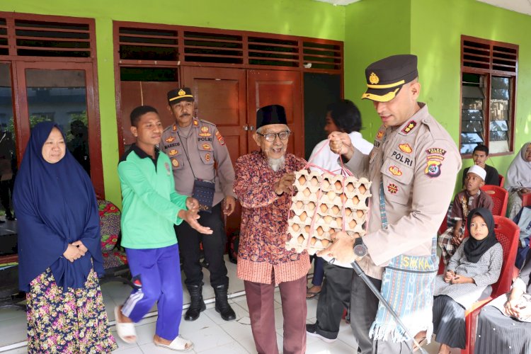 Hari Bhayangkara ke-77, Polres Sikka Gelar Bakti Sosial