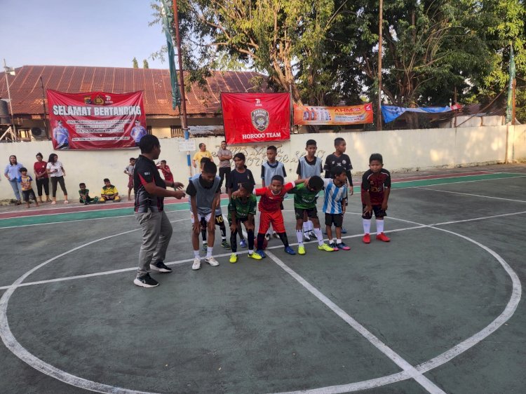 Perlombaan Futsal antar anak-anak anggota Polres Sikka meriahkan rangkaian acara sambut Hari Bhayangkara ke-77