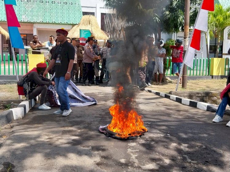 Pola Pengamanan Persuasif Diterapkan Polres Sikka Dalam Mengamankan Setiap Aksi Unjuk Rasa