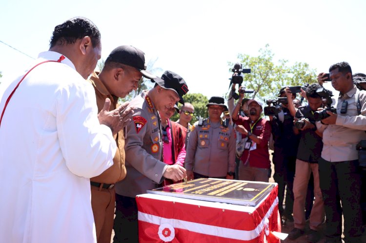 Kapolri Tinjau dan Resmikan Sumur Bor Air Bersih Untuk Masyarakat Pulau Palue