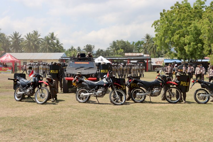 Kesiapan Pengamanan Pemilu 2024, Polres Sikka dan Brimob Yon B Pelopor Maumere Latihan Sispamkota