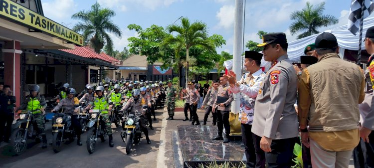 Sambutan bahagia warga Tasikmalaya terima ribuan paket sembako dari operasi Nusantara Cooling System guna wujudkan Pemilu Damai.