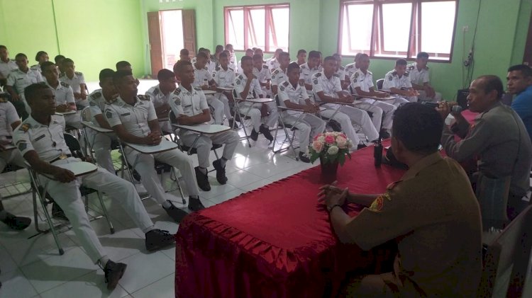 Kapolsek Nelle Beri Sosialisasi Penerimaan Polri di SMK Bina Maritim Maumere