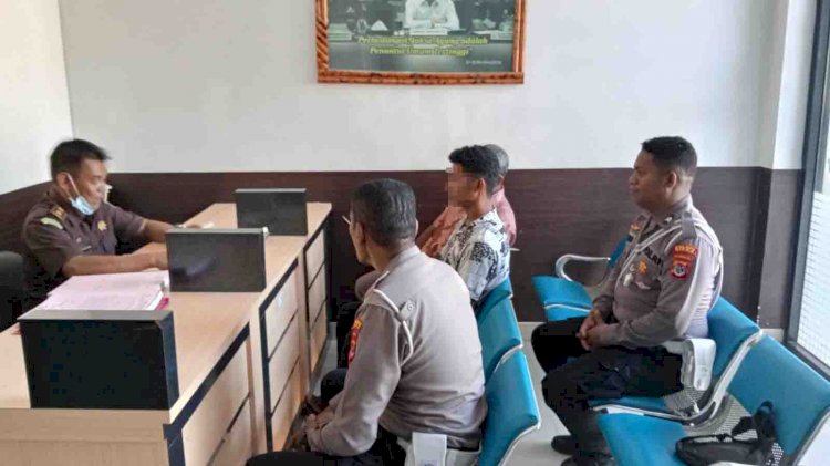 Tahap II, Unit Laka Lantas Polres Sikka Limpahkan Tersangka dan Barang Bukti ke Kejaksaan