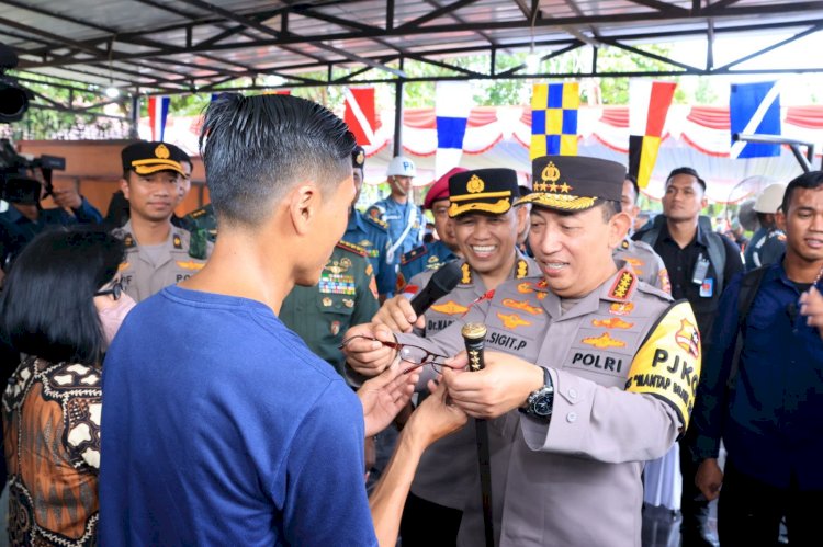 Wujudkan Pemilu Damai, Panglima TNI dan Kapolri Gelar Kegiatan Bhakti Sosial dan Bhakti Kesehatan