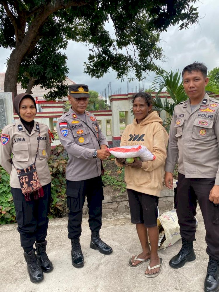 Kasat Binmas Berbagi Kasih Jelang Natal dan Tahun Baru