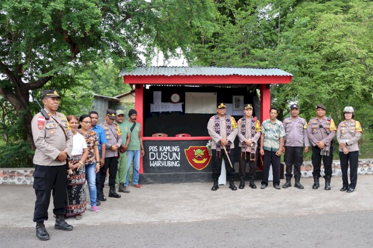 Gelar Jumat Curhat, Kapolres Sikka Resmikan Pos Kamling Dusun Wairhubing