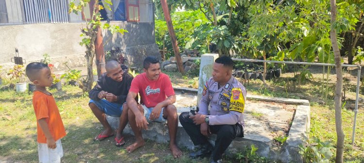 Datangi Rumah Warga Cara Bhabinkamtibmas Jalin Silaturahmi