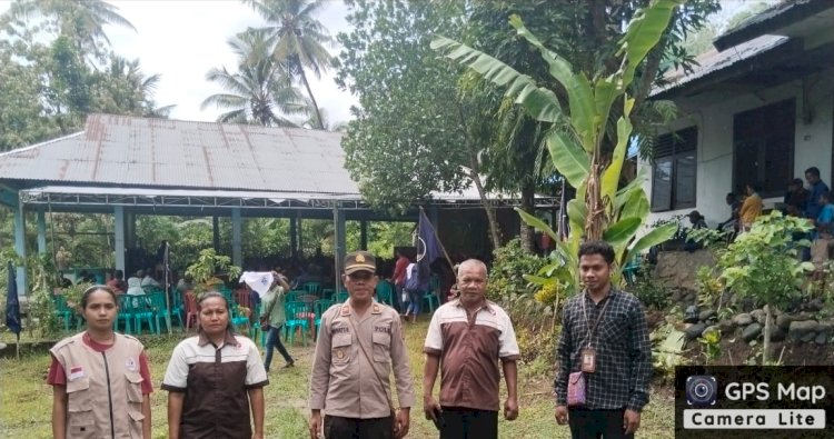 Personel Polres Sikka Amankan Kegiatan Pembekalan Saksi Partai Nasdem.