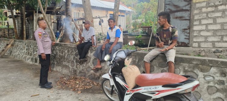 Jelang Pemilu Bhabinkamtibmas Polsek Lela Sambang Warga Sampaikan Pesan Kamtibmas