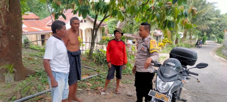 Ngobrol Bersama Warga, Bhabinkamtibmas Polsek Nelle Sampaikan Himbauan Kamtibmas