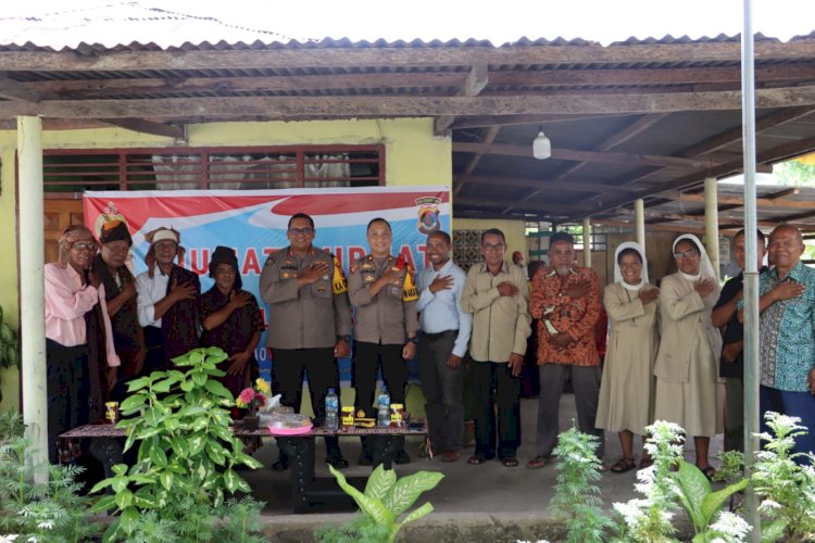 Dengar Langsung Keluhan Masyarakat, Kapolres Sikka Laksanakan Jumat Curhat di Desa Mbengu