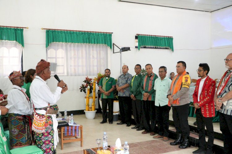 Kapolda NTT Hadiri Persidangan Klasis Soe Ke-V di GMIT Lewi Oenasi: Menggalang Kolaborasi Antara Kepolisian dan Komunitas Agama