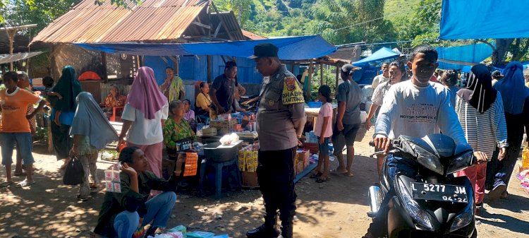 Bhabinkamtibmas Patroli Sambang Di Pasar  Sampaikan Pesan Kamtibmas