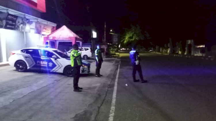 Kegiatan Patroli Lampu Biru di Wilayah Hukum Polres Sikka: Menciptakan Keselamatan dan Ketaatan Berlalu Lintas