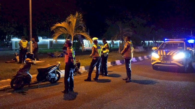 Patroli Lampu Biru Polres Sikka Berhasil Ciptakan Keamanan dan Kamseltibcarlantas