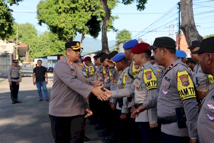 Kapolres Sikka Lepas Kepulangan BKO Personil Polda NTT