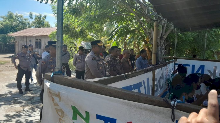 Pelaksanaan Pemungutan Suara Ulang ( PSU ) 2024 di TPS 006, Kelurahan Kota Uneng, Kecamatan Alok, Kabupaten Sikka Berlangsung Lancar.