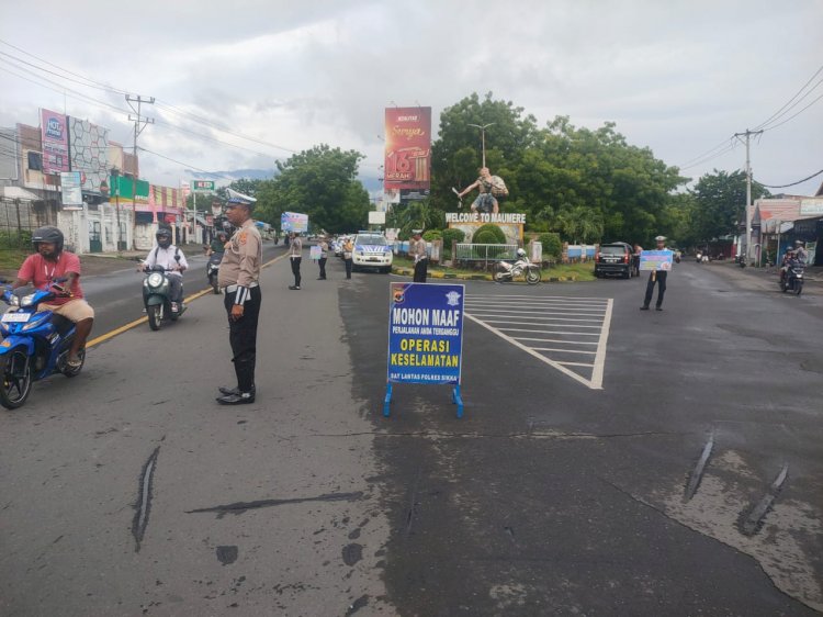 Hari Ke Sepuluh Operasi Keselamatan 2024 Sat Lantas Polres Sikka Berikan Himbauan Tertib Berlalulintas