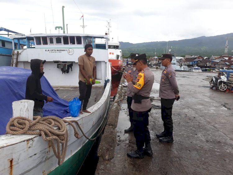 Satuan Binmas Polres Sikka Himbau Masyarakat Wuring Waspada Terhadap Cuaca Ekstrem dan Tetap Jaga Kamtibmas