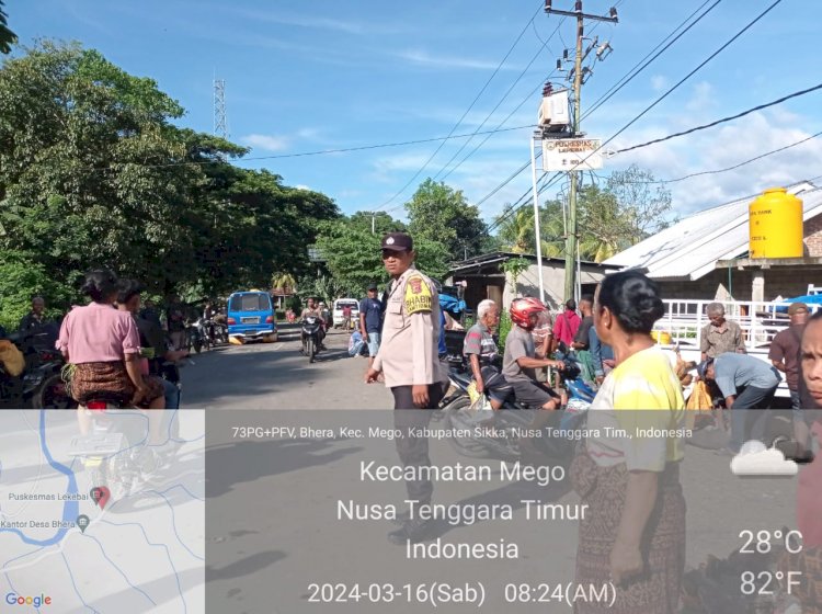 Berkomitmen Dalam Menjaga Kamtibmas, Aipda Dewa Rutin Lakukan Patroli Dan Pengaturan Lalu Lintas Di Pasar Lekebai