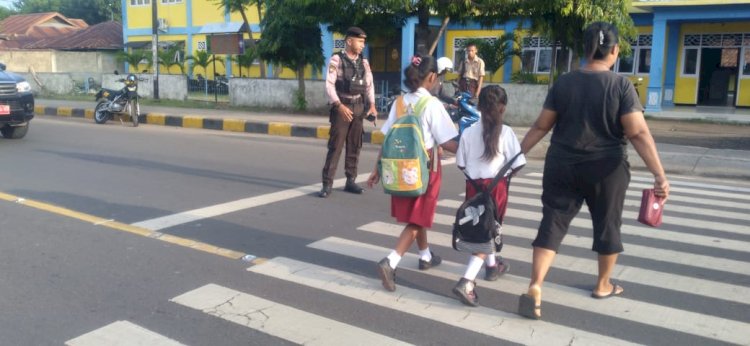 Unit Turjawali Sat. Samapta Polres Sikka Giatkan Patroli dan Pengaturan Arus Lalu Lintas Pagi