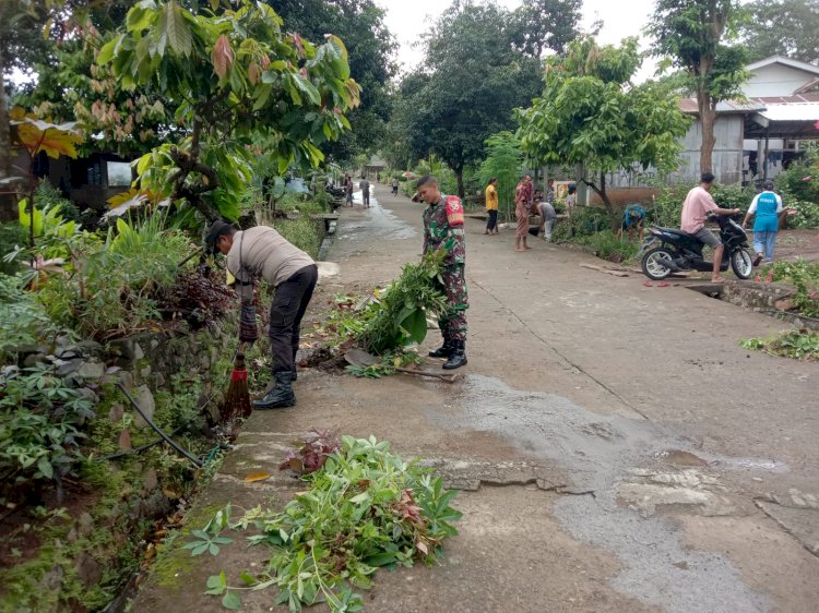 Bhabinkamtibmas Polsek Nita Bersinergi dengan Warga Dalam Kegiatan Kerja Bakti