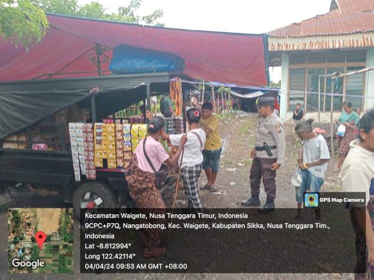 Berikan Rasa Nyaman Polsek Waigete Rutin Patroli di Pasar Waigete