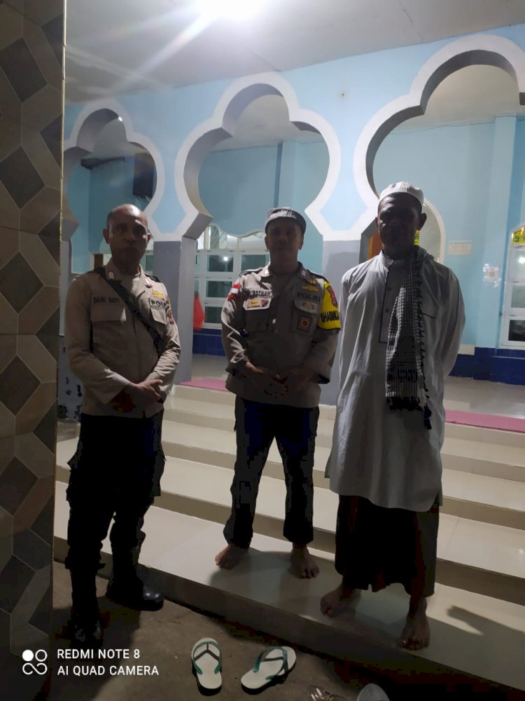 PERSONIL POLSEK KEWAPANTE RUTIN MELAKSANAKAN PAM SHOLAT TARAWIH