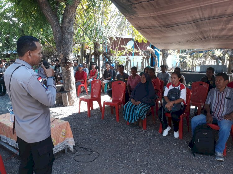 Sat Binmas Polres Sikka Gelar Jumat Curhat Di Desa Bone