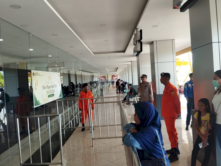 Operasi Ketupat Turangga 2024: Patroli Bersinergi di Bandara Frans Seda Maumere