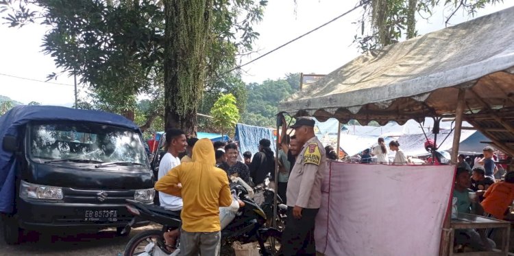 Kegiatan Patroli dan Pengaturan Lalu Lintas di Pasar Lekebai: Meningkatkan Keamanan dan Ketertiban Masyarakat