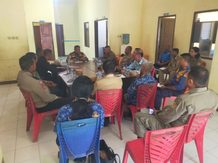 Rapat Koordinasi Menegakkan Perda Pedagang Kaki Lima di Kota Maumere