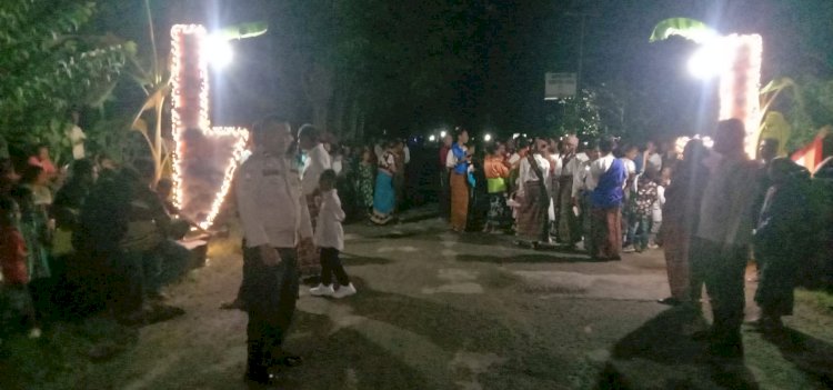 Personil Polsek Lela Laksanakan Pengamanan Perayaan Keagamaan Perarakan Patung Arca Bunda Maria di Kecamatan Lela