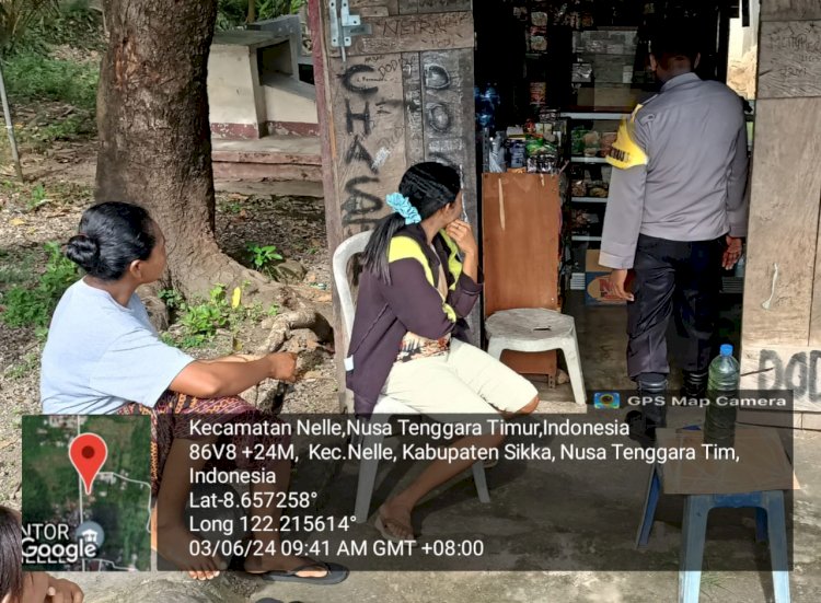 Piket Jaga SPKT I Polsek Nelle Melaksanakan Patroli Rutin Presisi Ke Pemukiman Masyarakat Untuk Memantu Situasi Kamtibmas